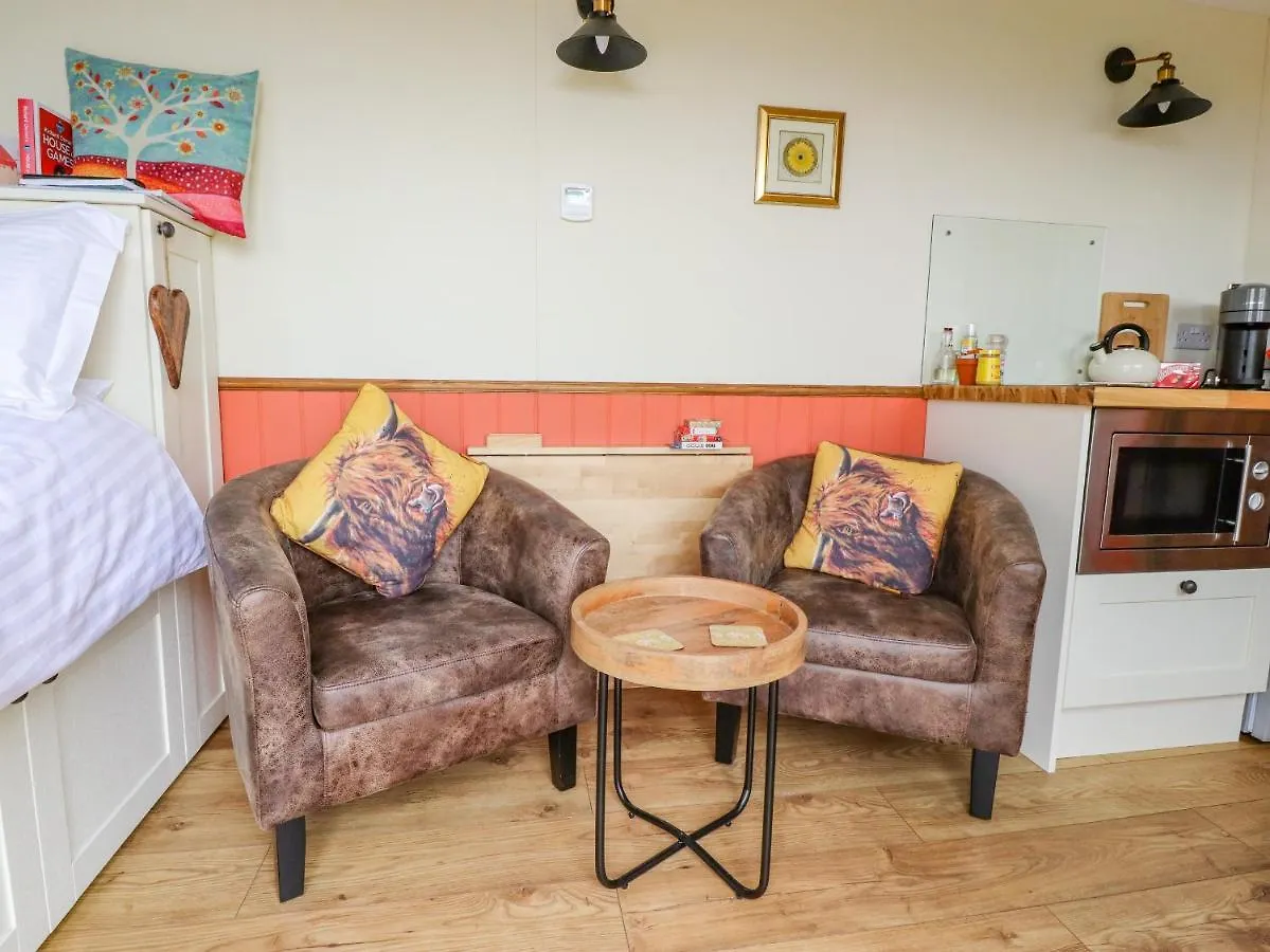 The Herdsman Luxury Shepherds Hut Barnoldswick
