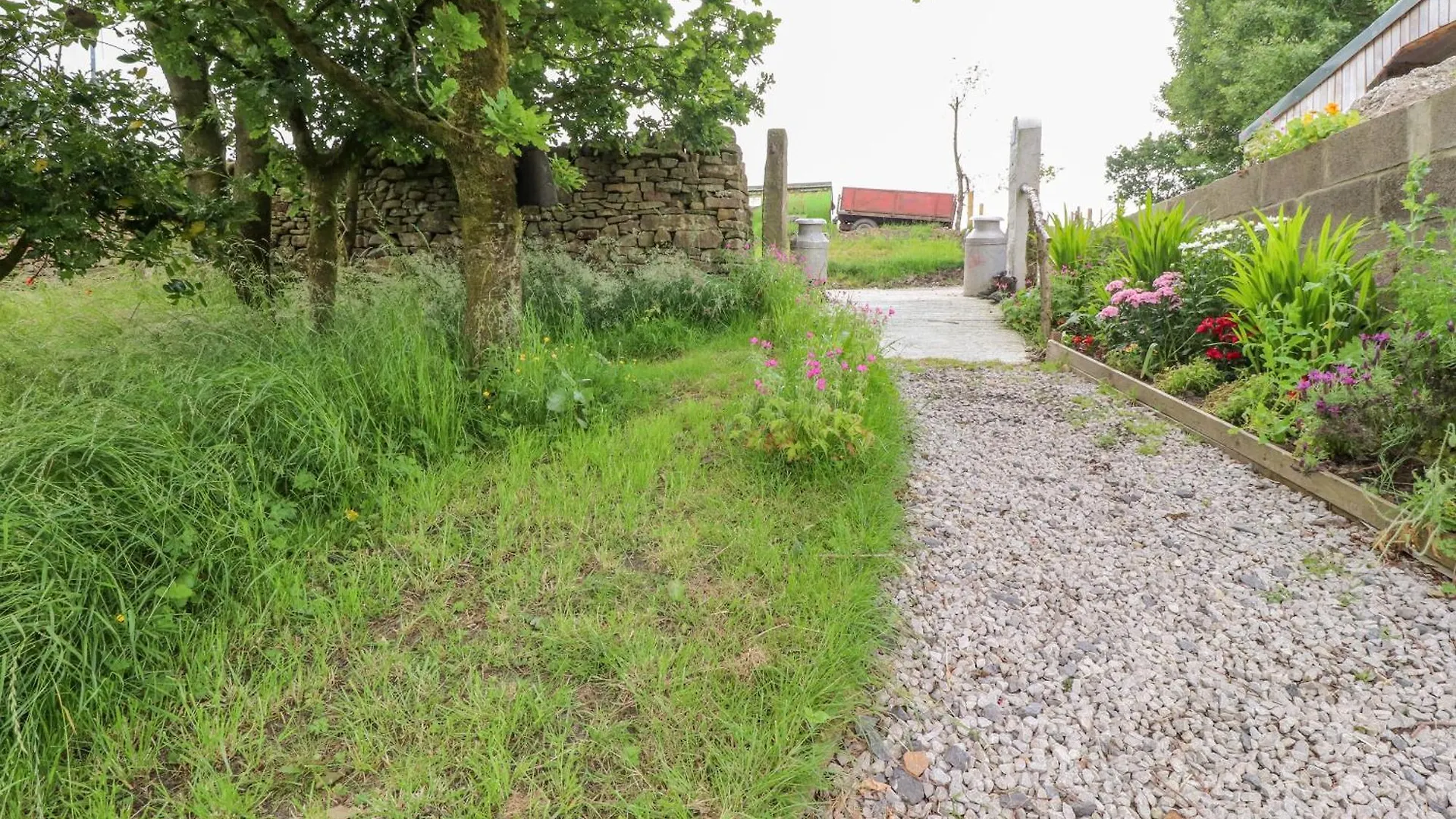 The Herdsman Luxury Shepherds Hut Barnoldswick United Kingdom